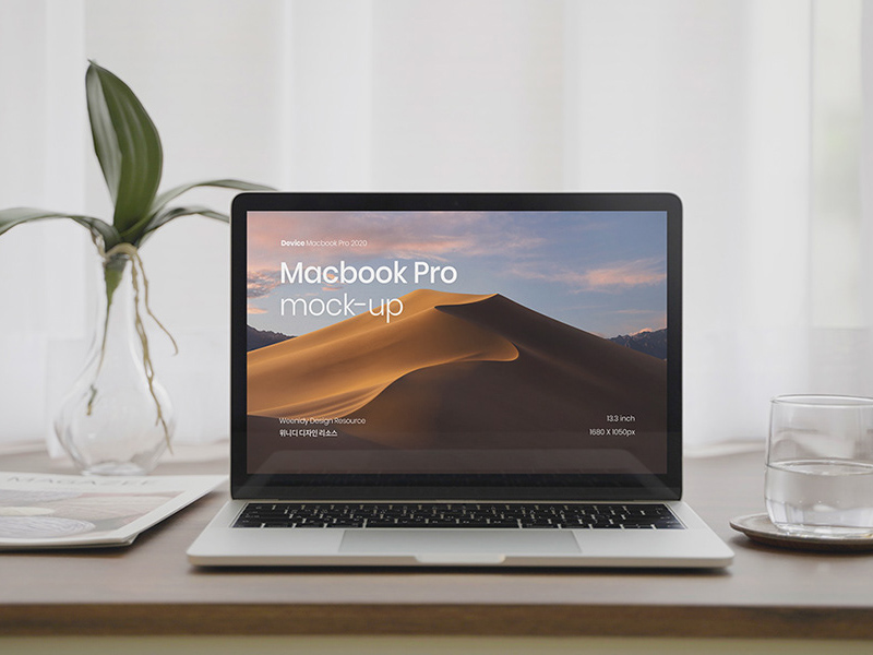 MacBook Pro展示样机PSD源文件下载