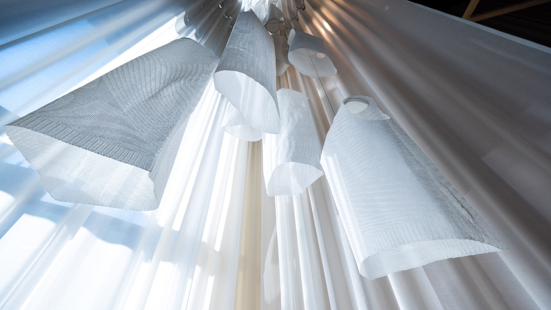 Textile Design Meets AI 展出的立体纺织形态。摄影：Mikko Raskinen；图片来自 Dutch Design Week 官方项目新闻素材包。