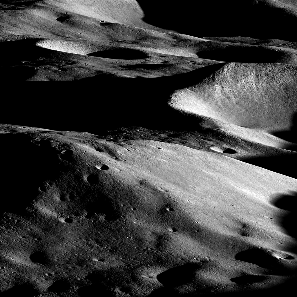 NASA 的 Malapert Massif 月面地形影像与阴影